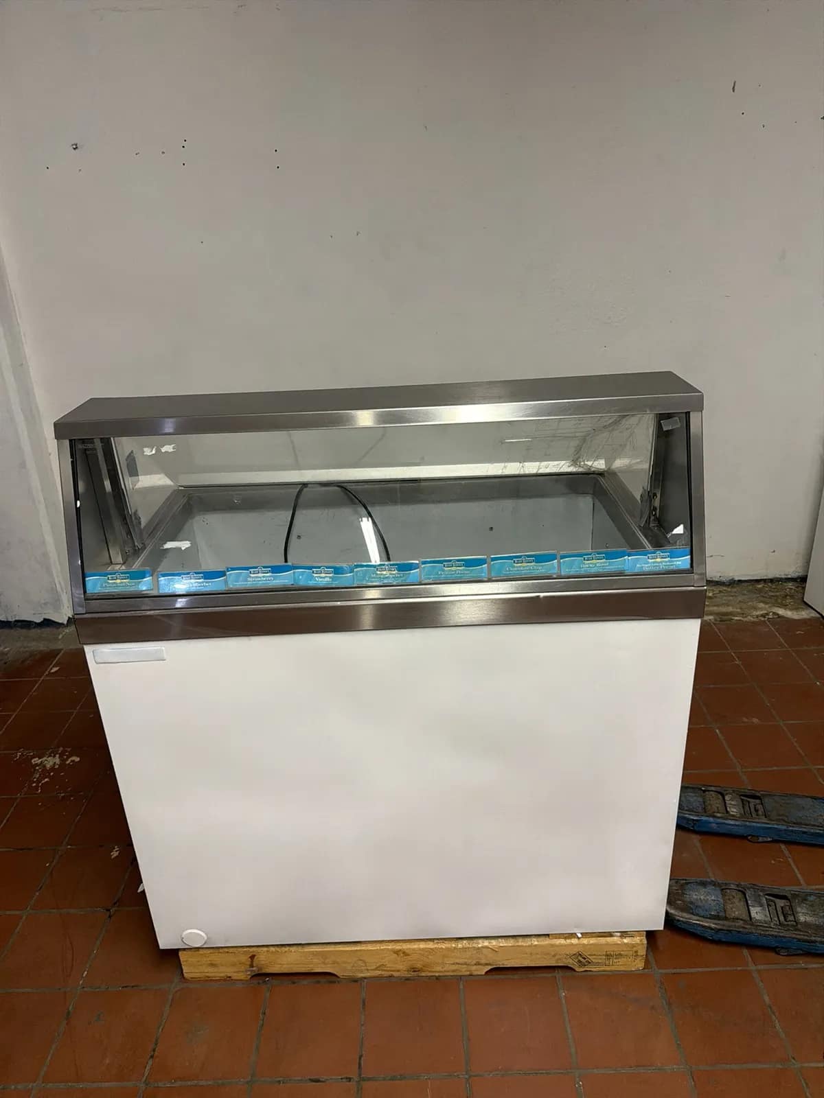 Master Built Ice Cream Dipping Cabinet, photo 2 of 7