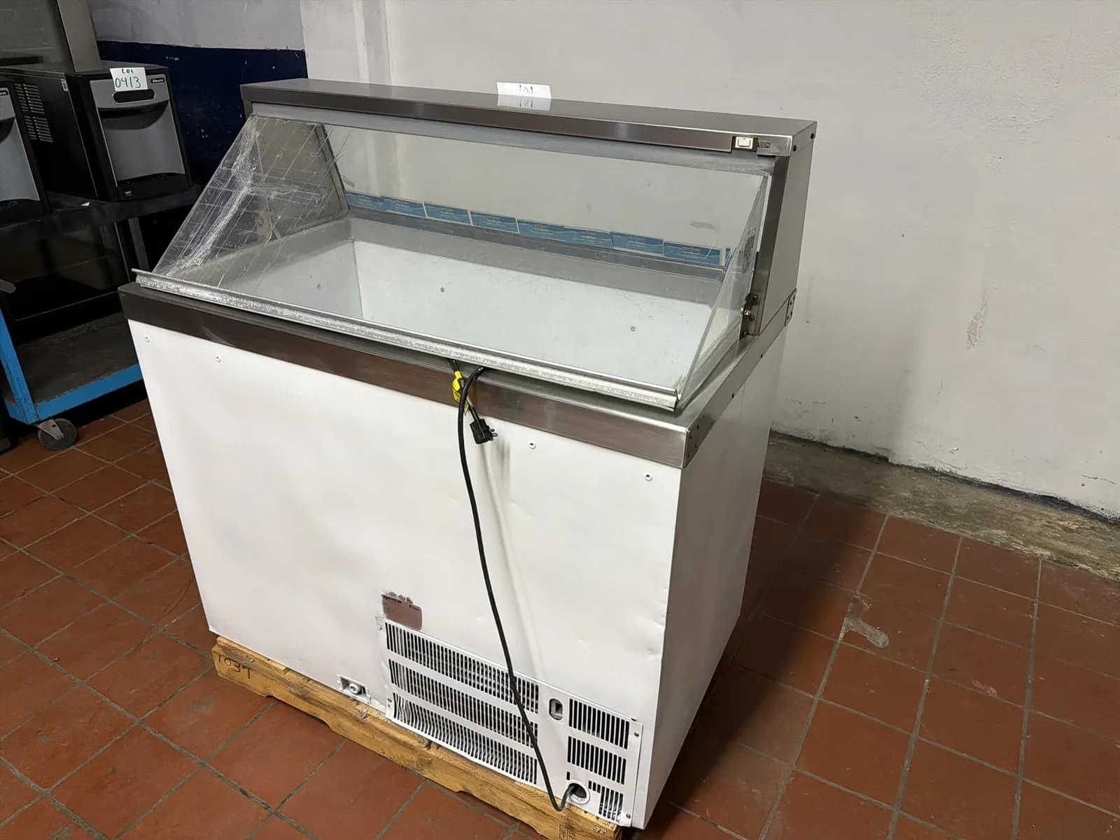 Master Built Ice Cream Dipping Cabinet, photo 7 of 7