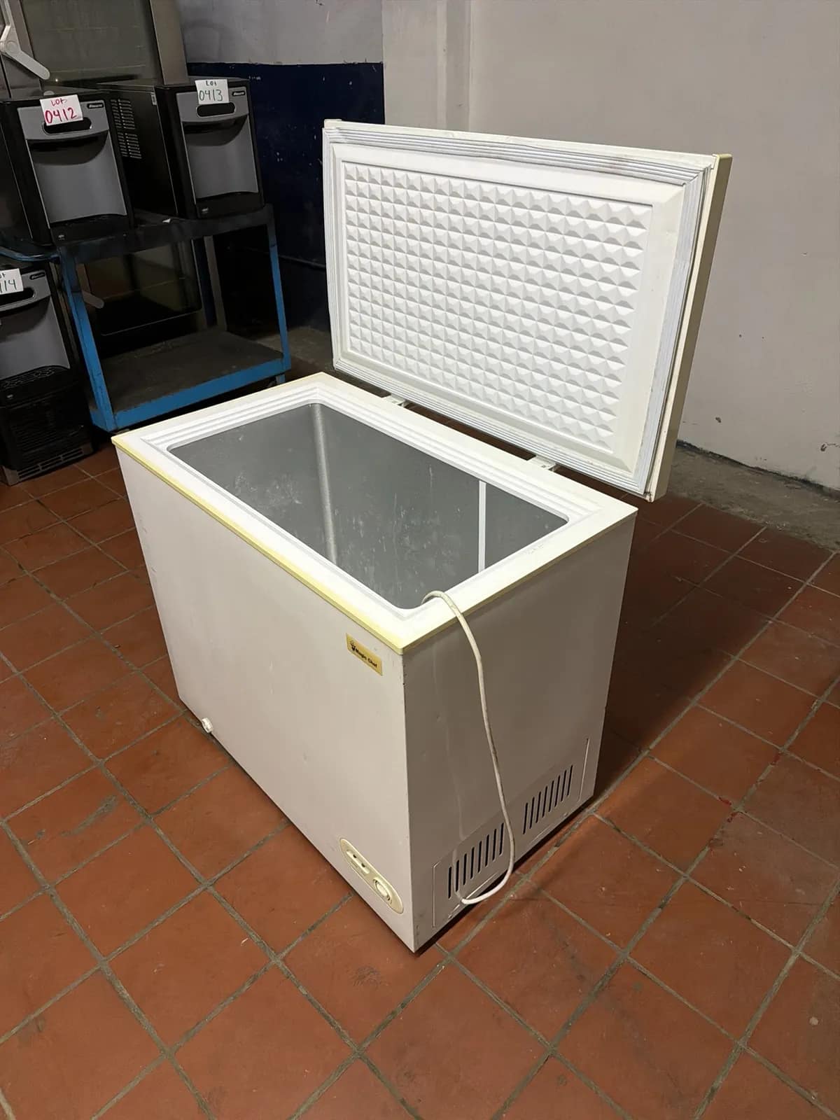 Magic Chef Chest Freezer, photo 2 of 5