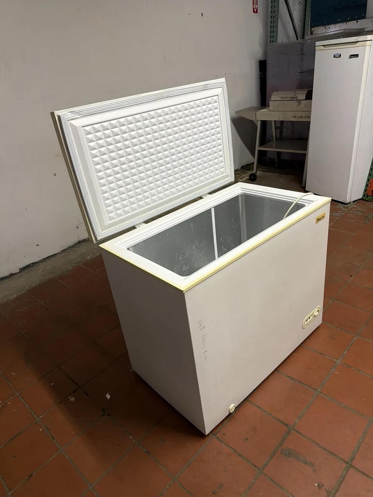 Magic Chef Chest Freezer, photo 3 of 5