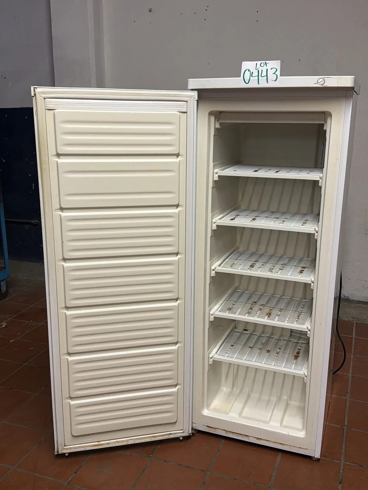 Magic Chef Upright Freezer, photo 6 of 7