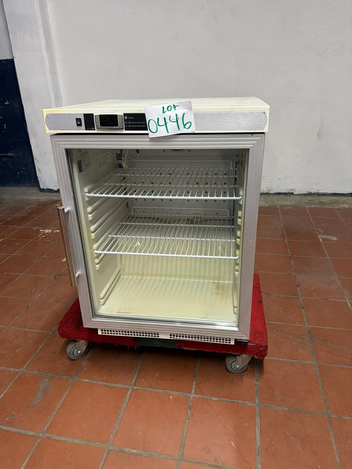 abs-undercounter-refrigerator-single-glass-door-0df11a