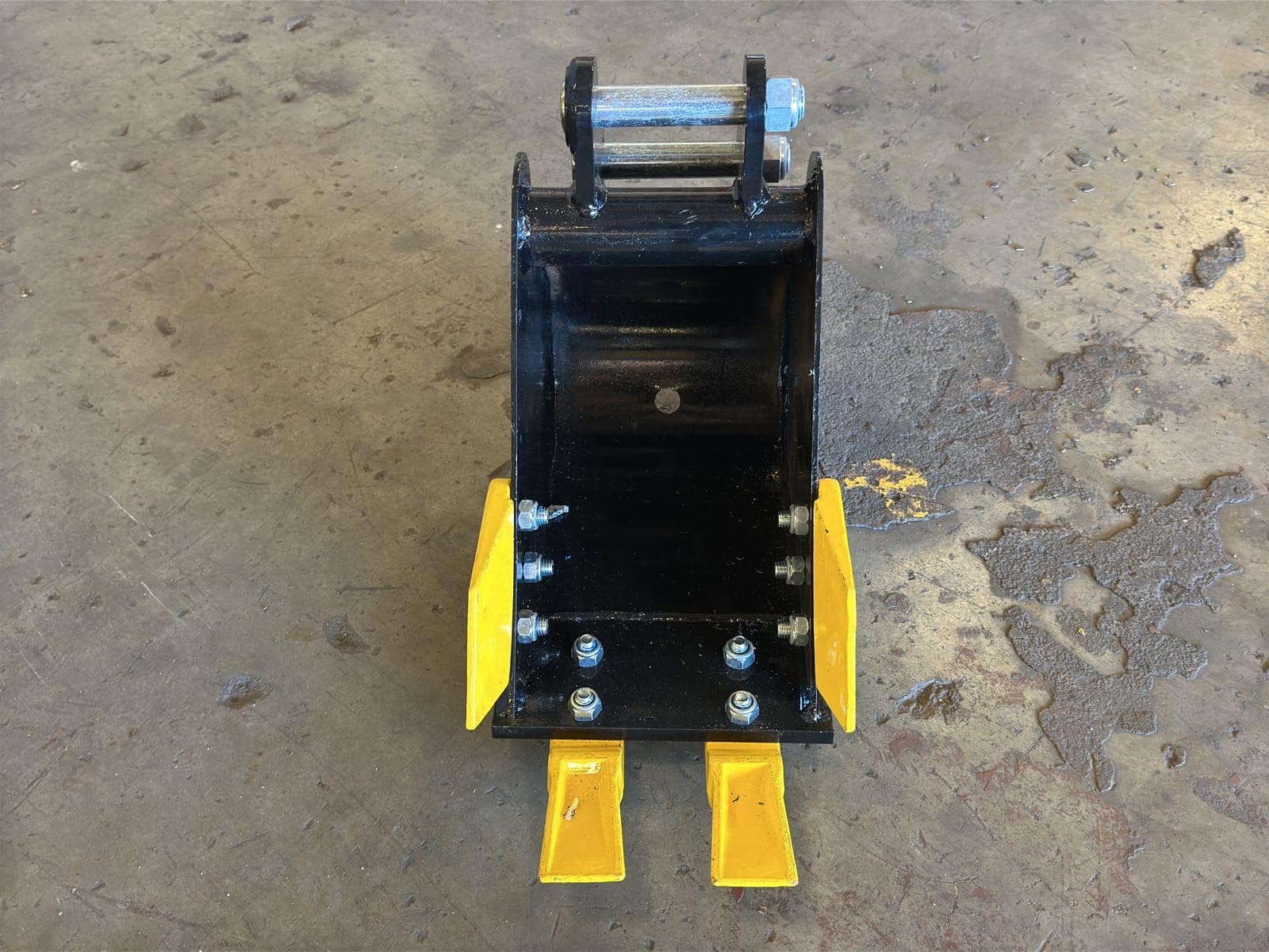 2026 IRanch 20cm Toothed Bucket for Mini Excavator (Unused), photo 2 of 4