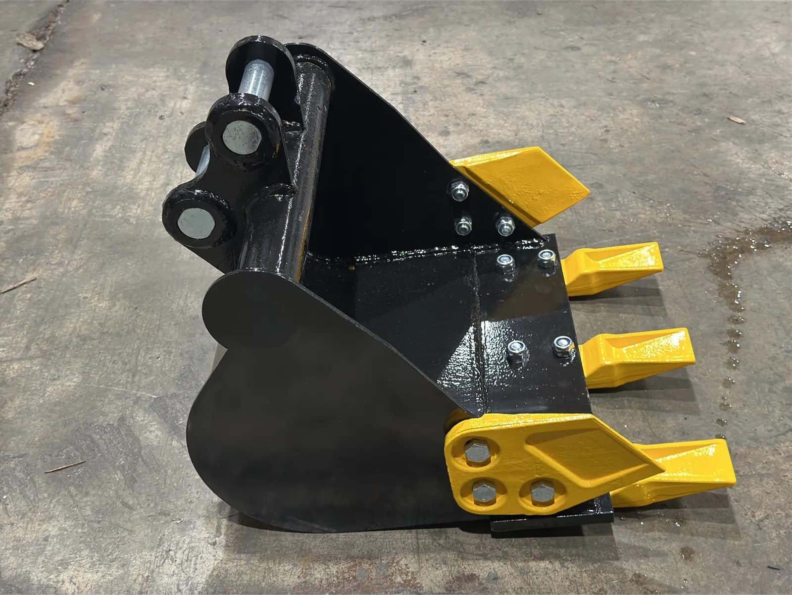 2026 IRanch 40cm Toothed Bucket for Mini Excavator (Unused), photo 4 of 6