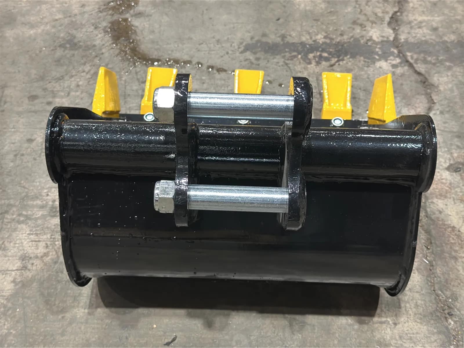 2026 IRanch 40cm Toothed Bucket for Mini Excavator (Unused), photo 5 of 6