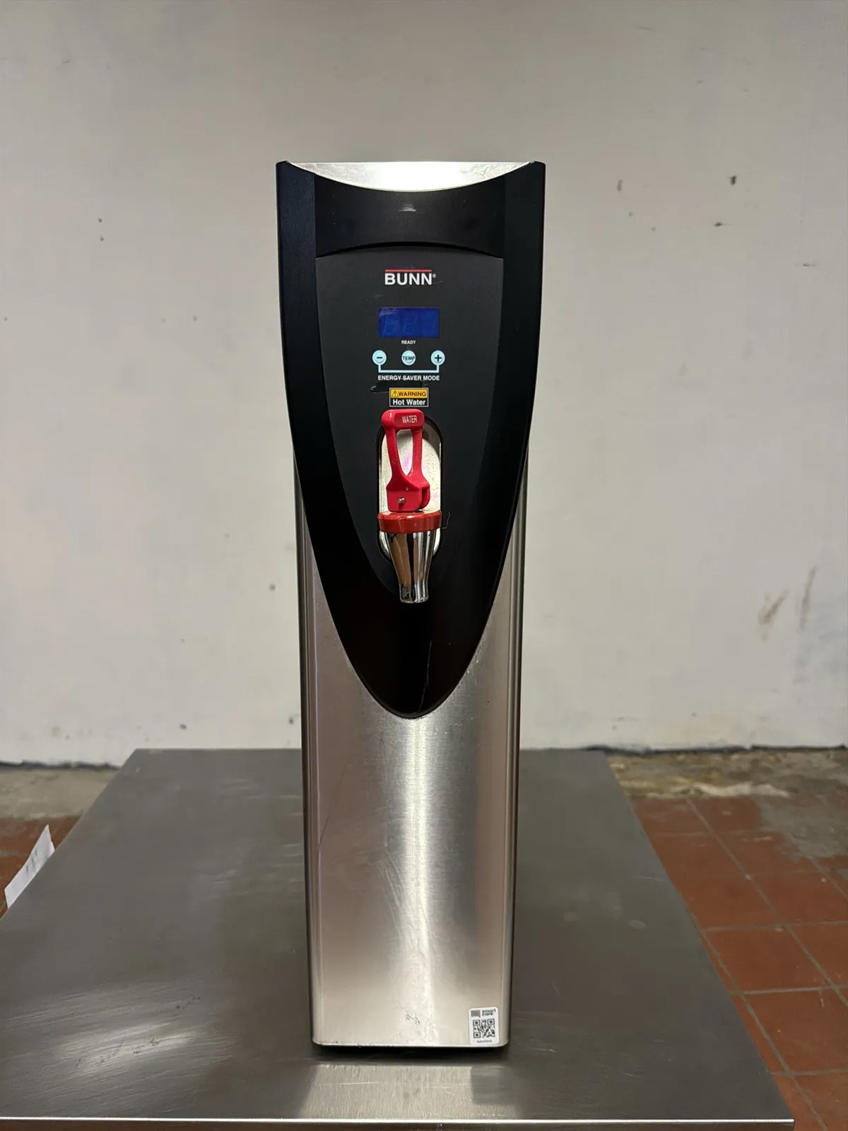 bunn-commercial-brewer-with-hot-water-dispenser-674d0e