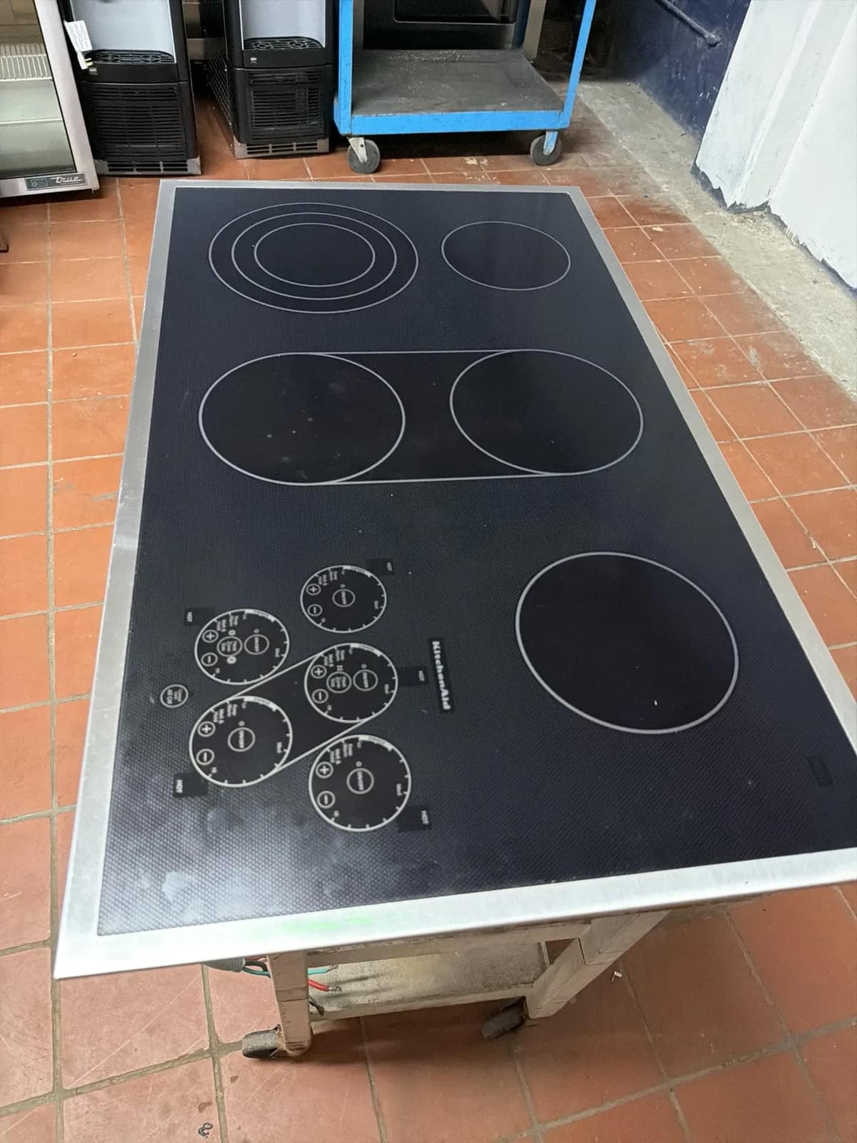 Electric Cooktop With Five Burners, Stainless Steel Trim 220 Volts, photo 3 of 7