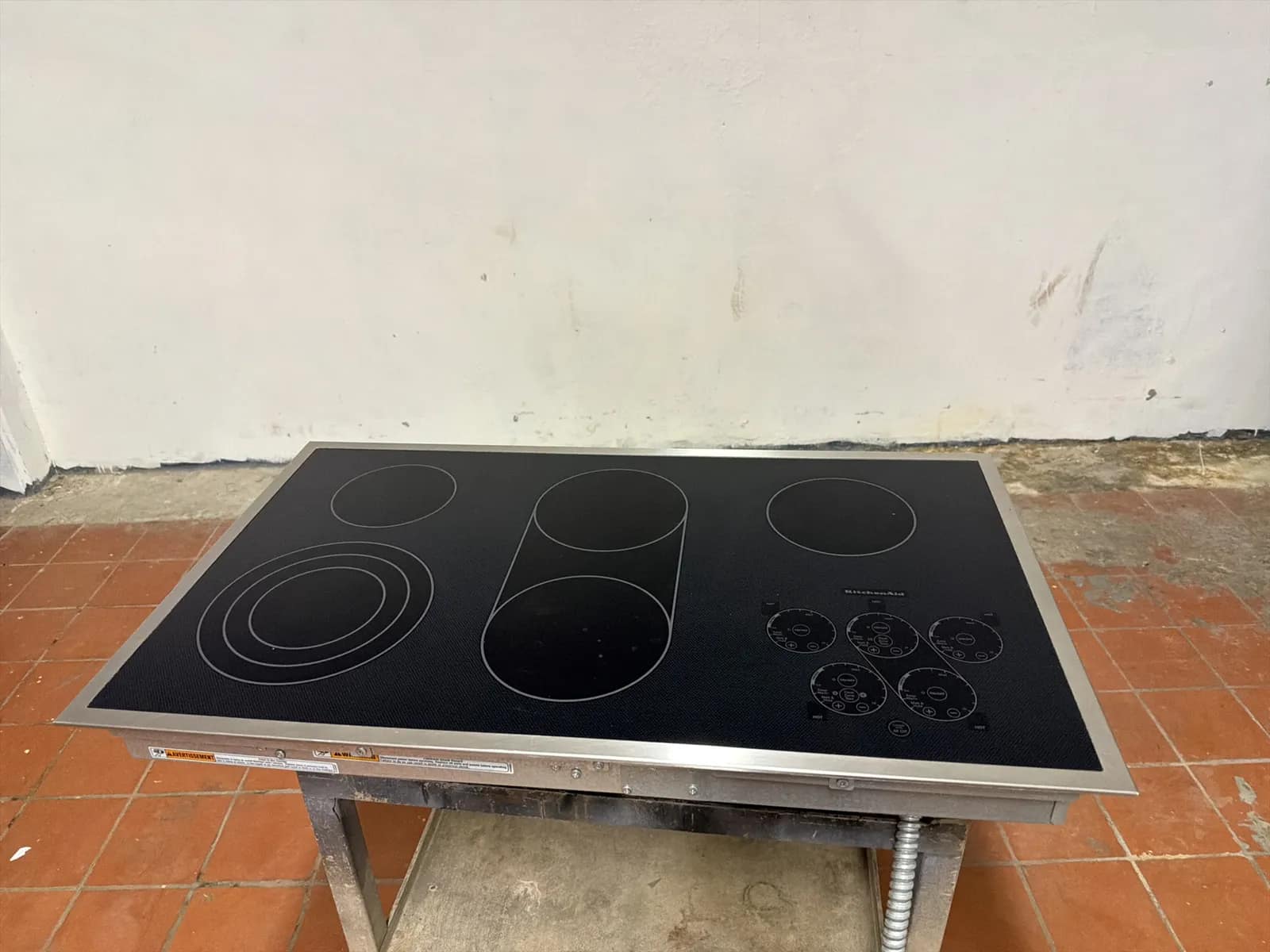 Electric Cooktop With Five Burners, Stainless Steel Trim 220 Volts, photo 2 of 7