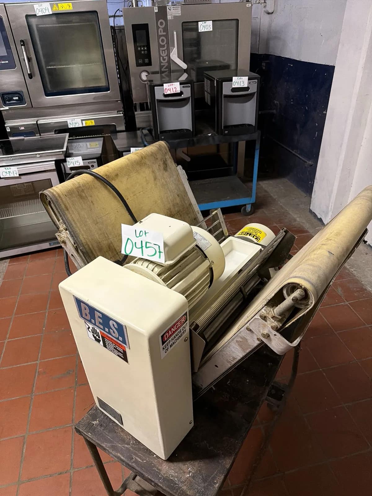 B.E.S. Commercial Dough Sheeter Machine, photo 4 of 9