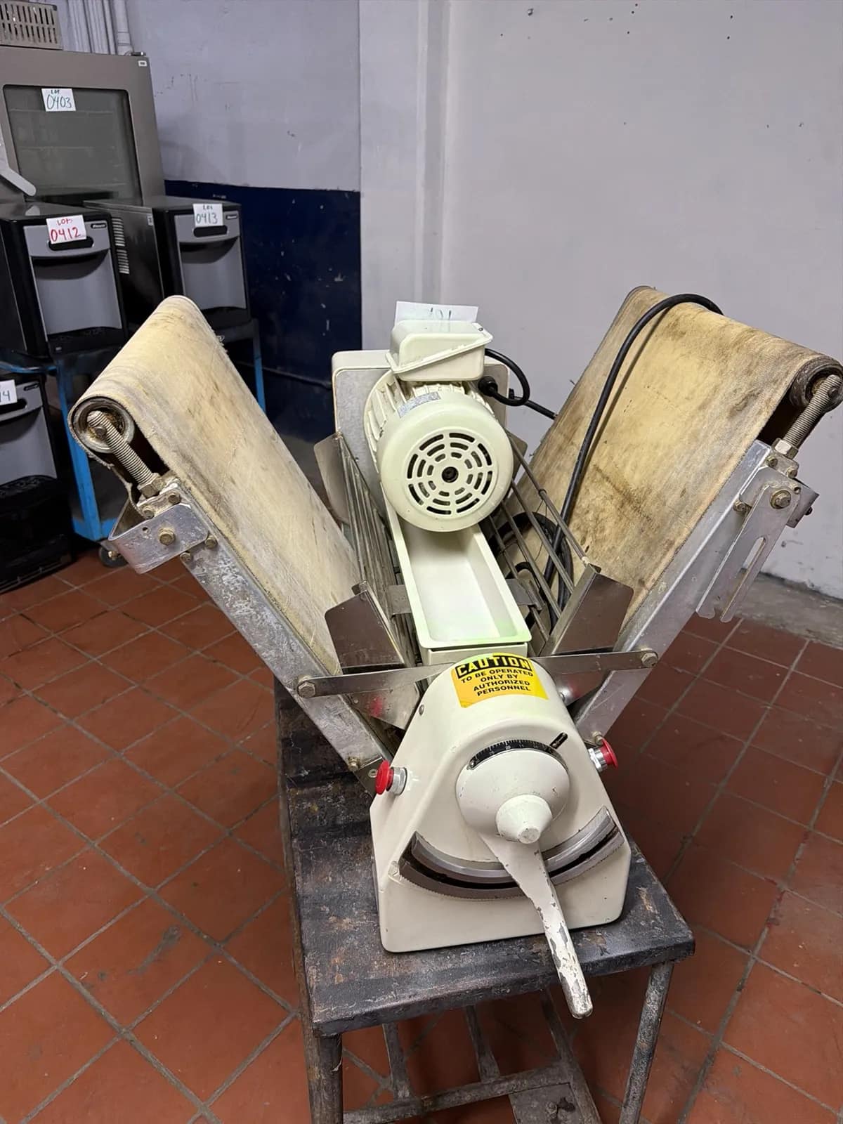 B.E.S. Commercial Dough Sheeter Machine, photo 6 of 9