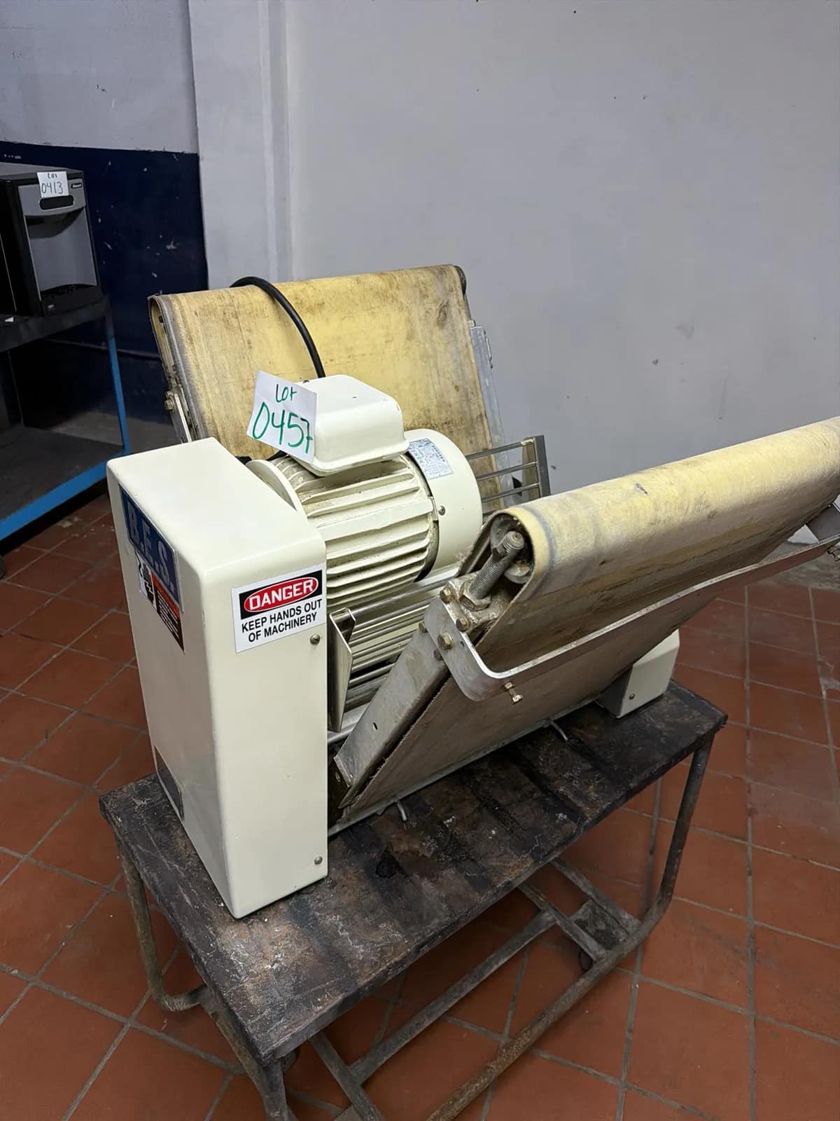 B.E.S. Commercial Dough Sheeter Machine, photo 5 of 9