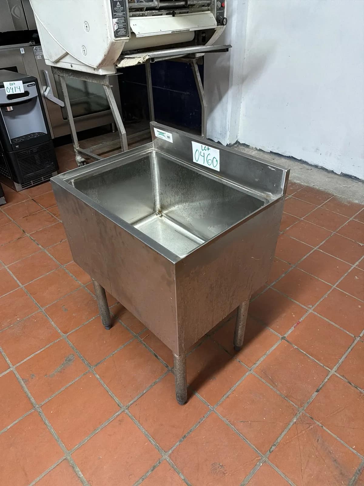 Stainless Steel Commercial Ice Well With Legs, photo 6 of 6