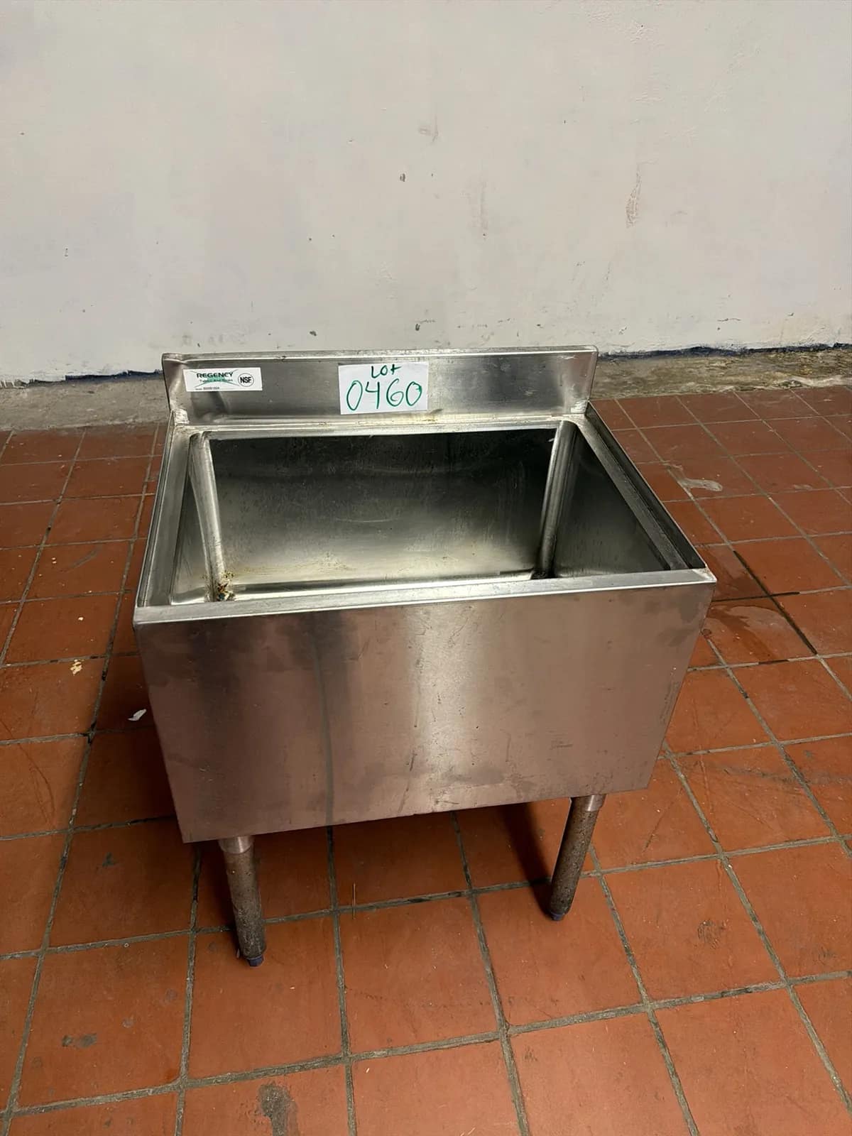 stainless-steel-commercial-ice-well-with-legs-a3a011