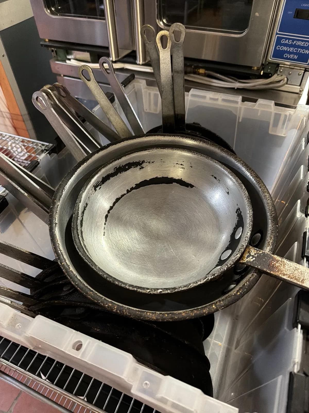 (20) Cooking Pans Different Sizes, photo 4 of 5