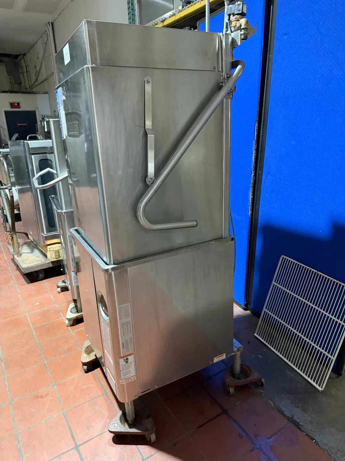 Low Temp Hobart Commercial Dishwasher With Stainless Steel Finish 208-240 Volts, photo 6 of 10
