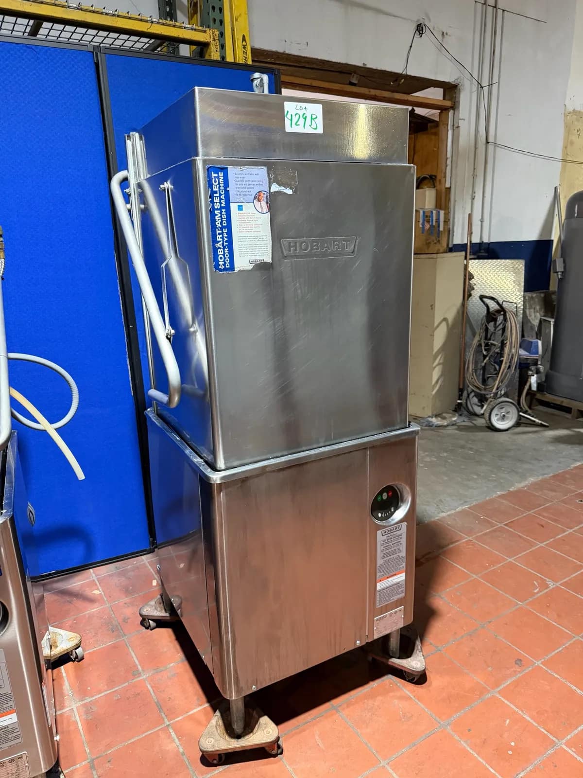 Low Temp Hobart Commercial Dishwasher With Stainless Steel Finish 208-240 Volts, photo 3 of 10