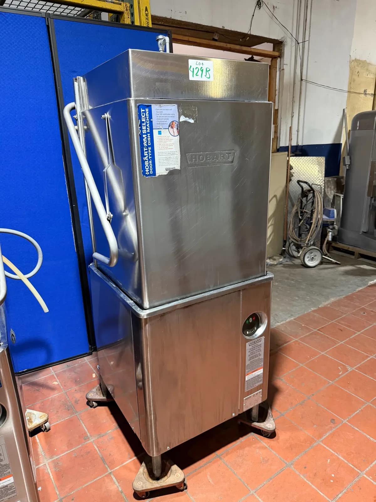 Low Temp Hobart Commercial Dishwasher With Stainless Steel Finish 208-240 Volts, photo 2 of 10