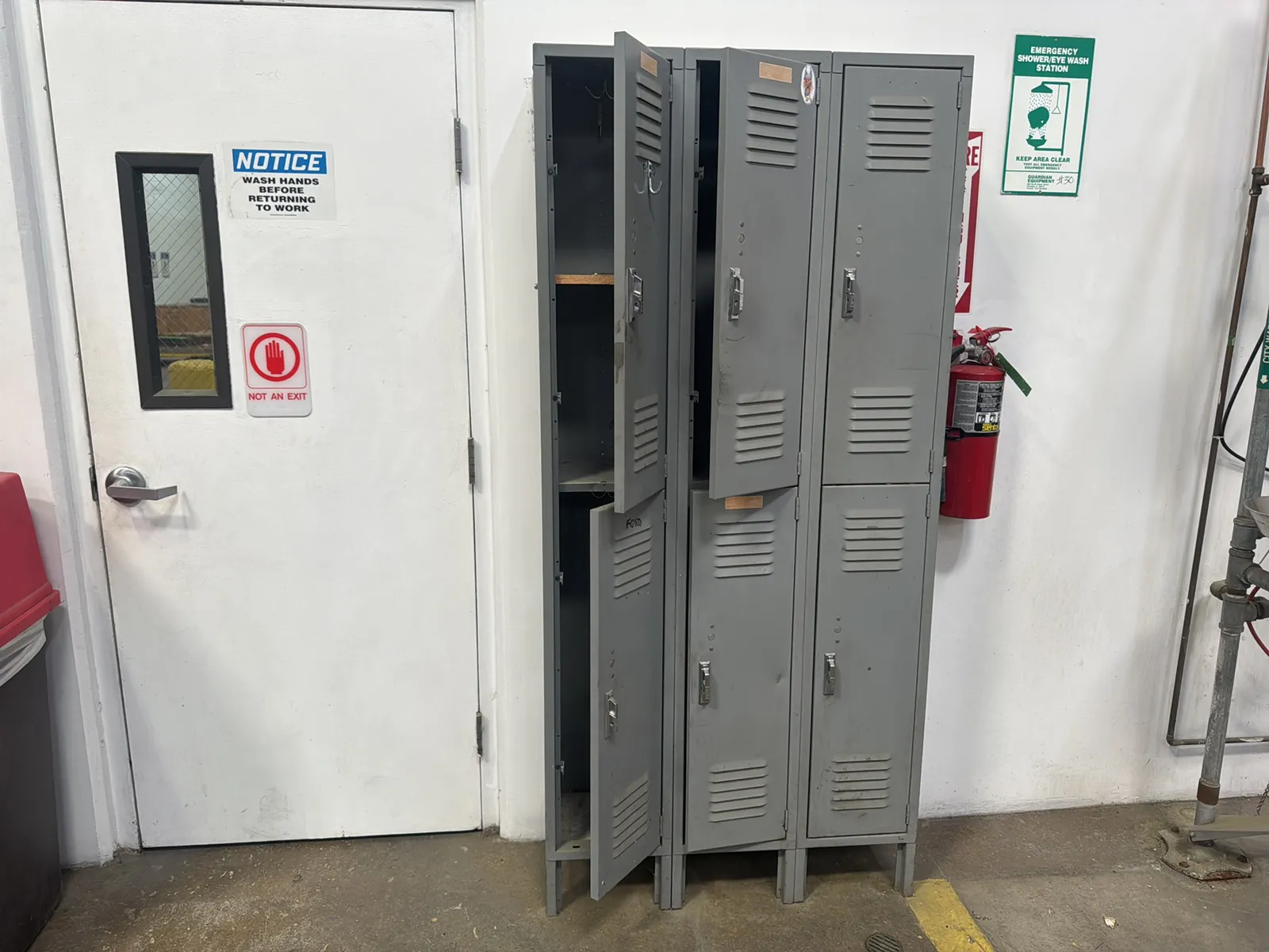 (2) Lockers (1) Garbage Can, photo 3 of 6