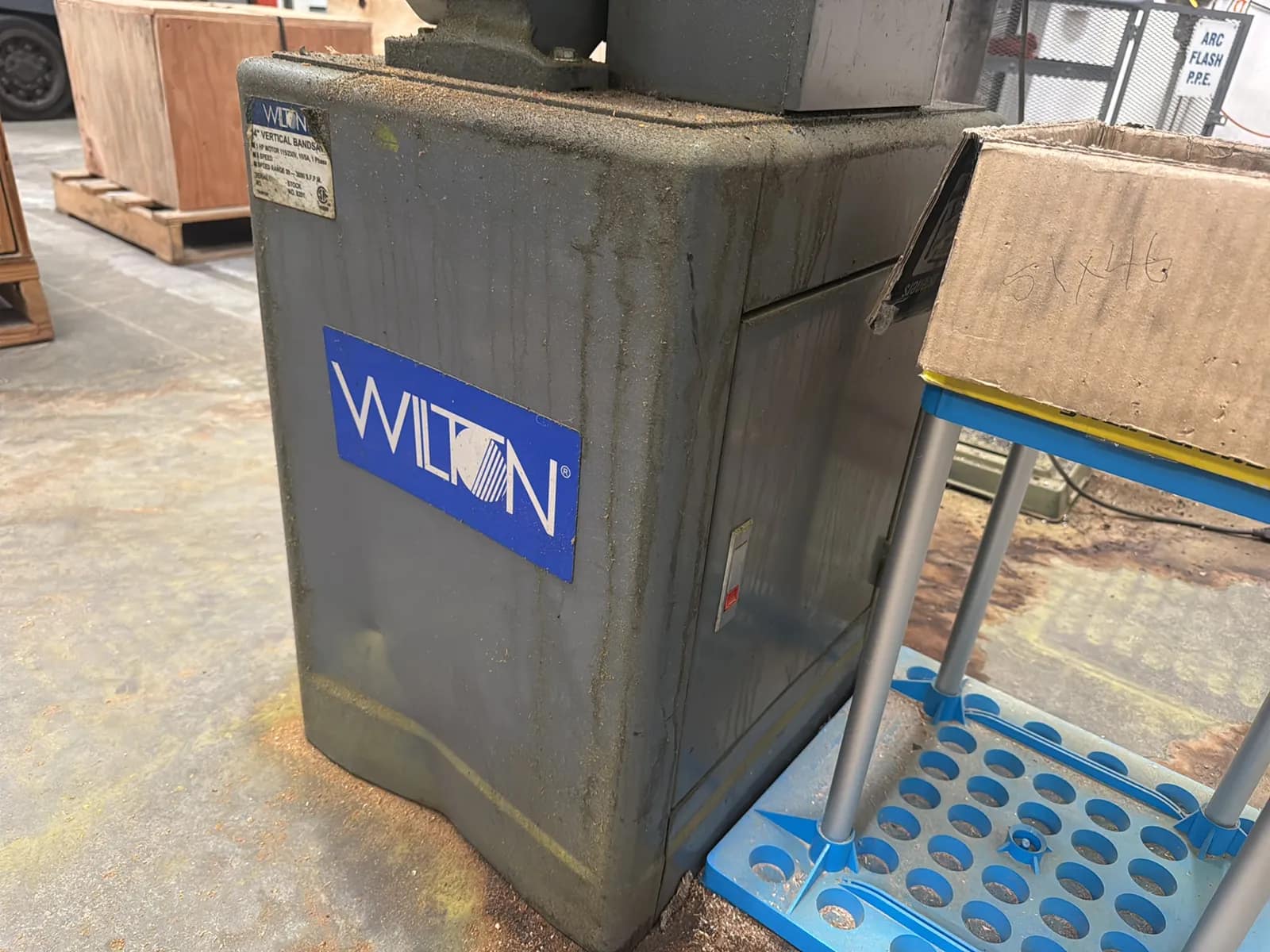 Wilton 14” Vertical Bandsaw, photo 5 of 6