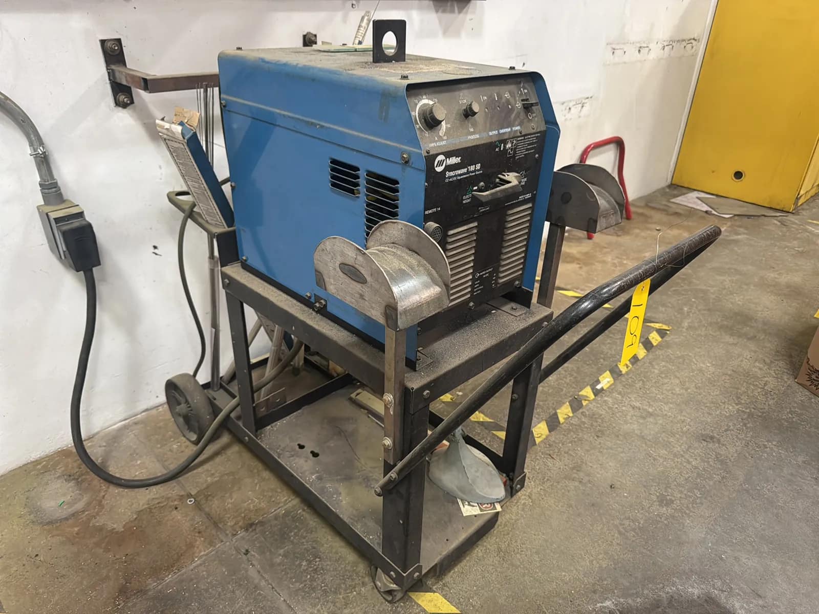 miller-syncrowave-180sd-welder-with-cart-59274d