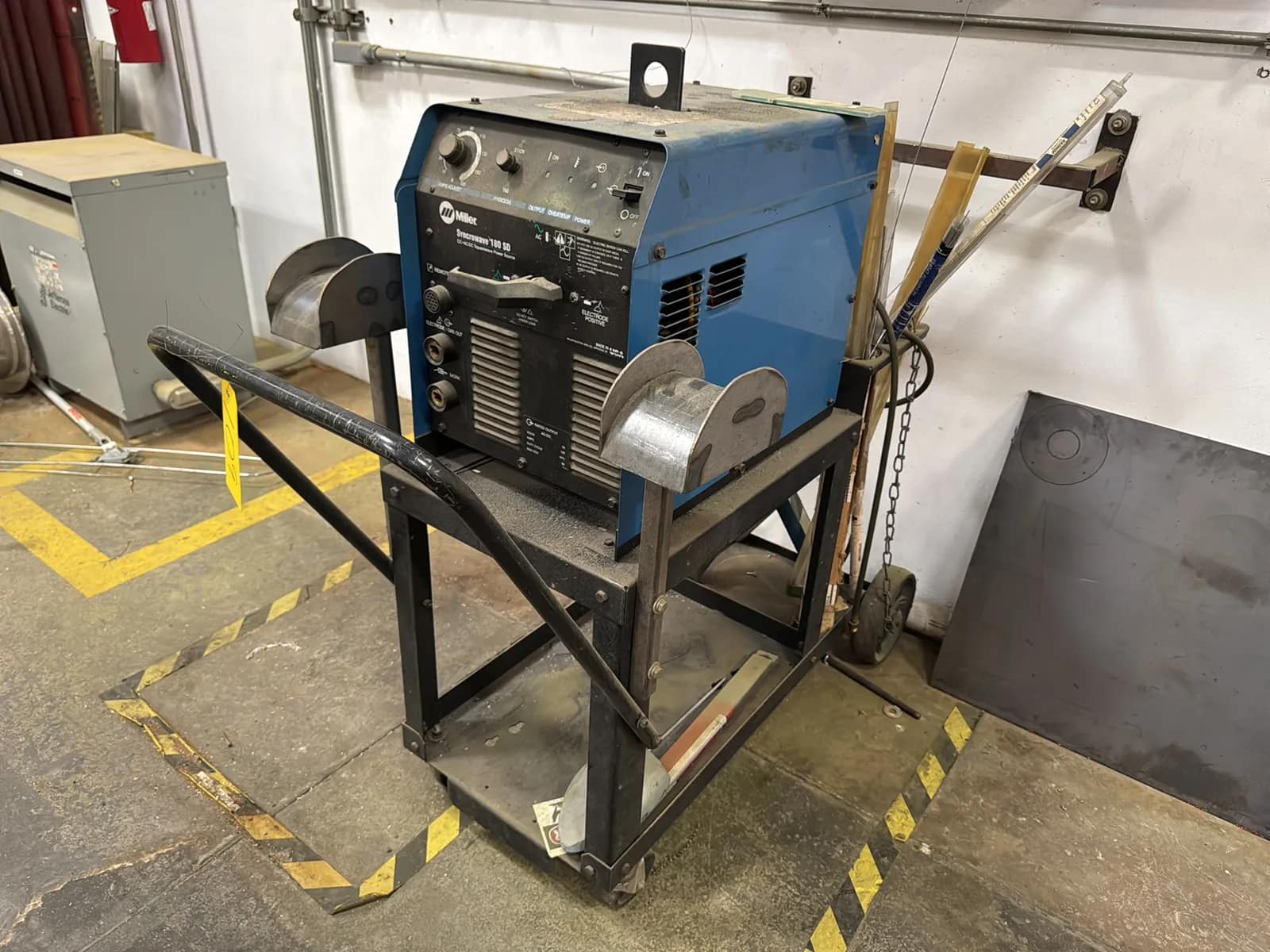 Miller Syncrowave 180SD Welder With Cart, photo 3 of 6