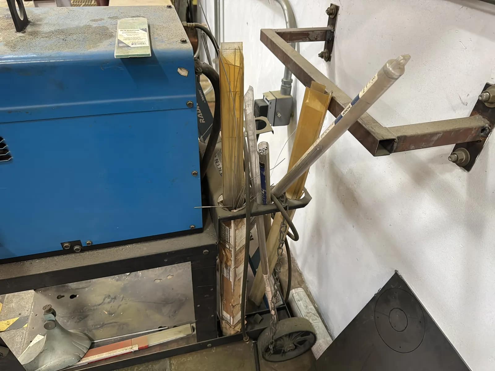 Miller Syncrowave 180SD Welder With Cart, photo 5 of 6
