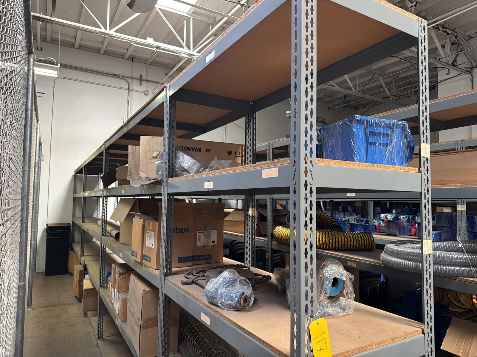 4-adjustable-metal-shelving-units-with-contents-lighting-diffusers-masking-tape-and-more-mv4nndtz