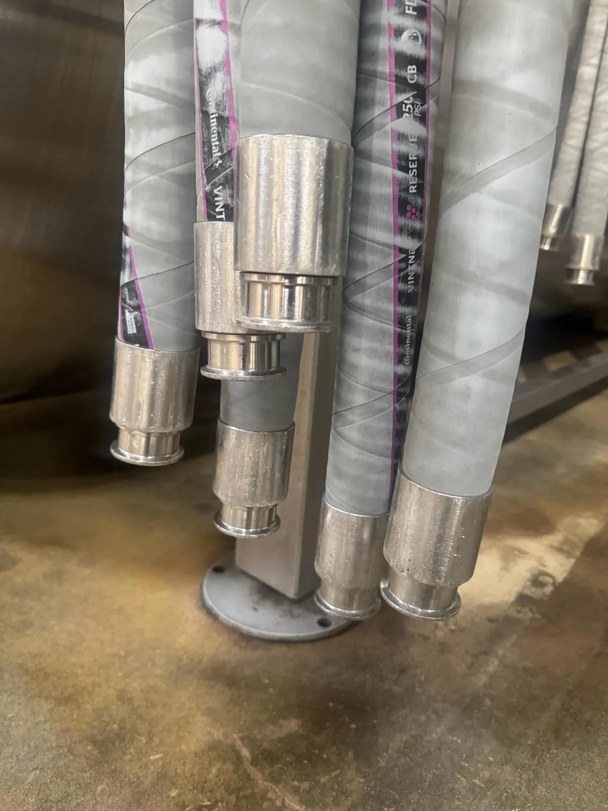 (6) 20' and (4) 10' Brewery Hoses - 1.5" Diameter Tri-Clamp, photo 2 of 5