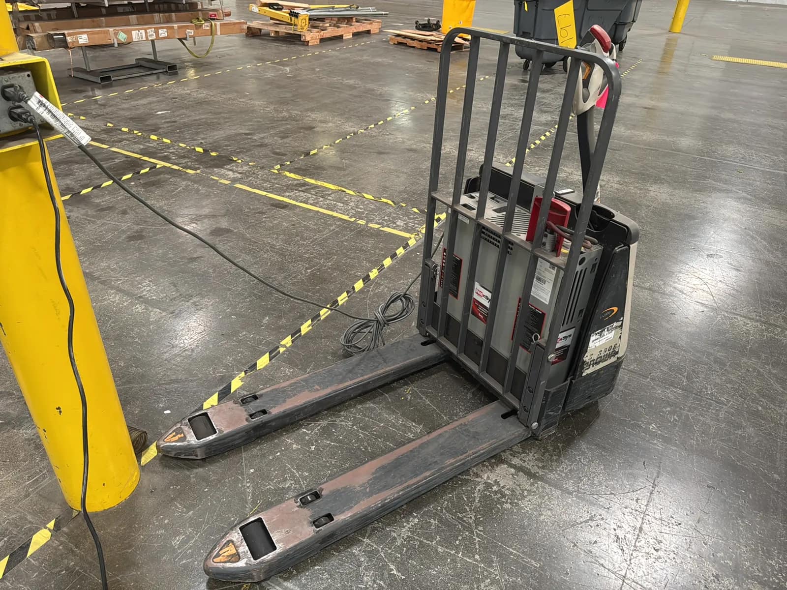 Crown WP 4500lb Capacity Electric Pallet Jack, photo 3 of 10