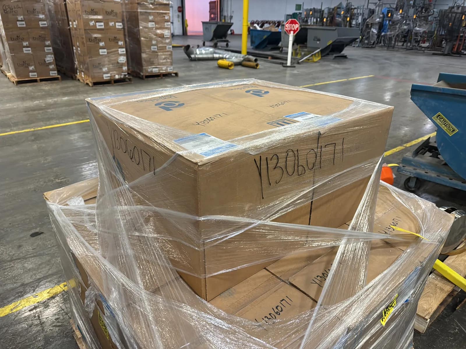 Contents Of Pallet: Donaldson Torit Ultra-Web Filters, photo 3 of 6