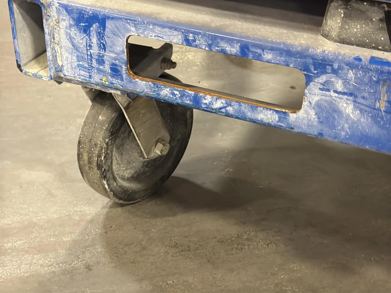 Vestil 1,000lb Capacity Mobile Tilting Hopper, photo 9 of 11