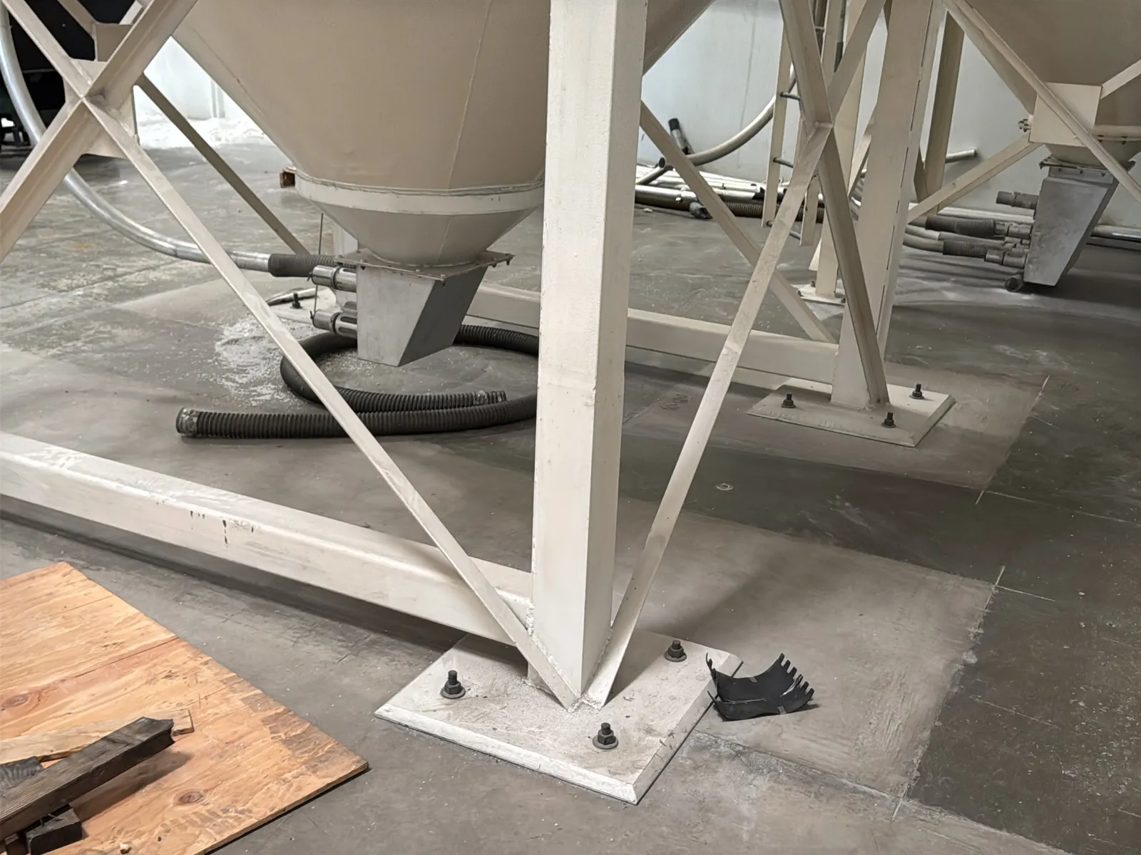 (1) Steel Silo, photo 15 of 15