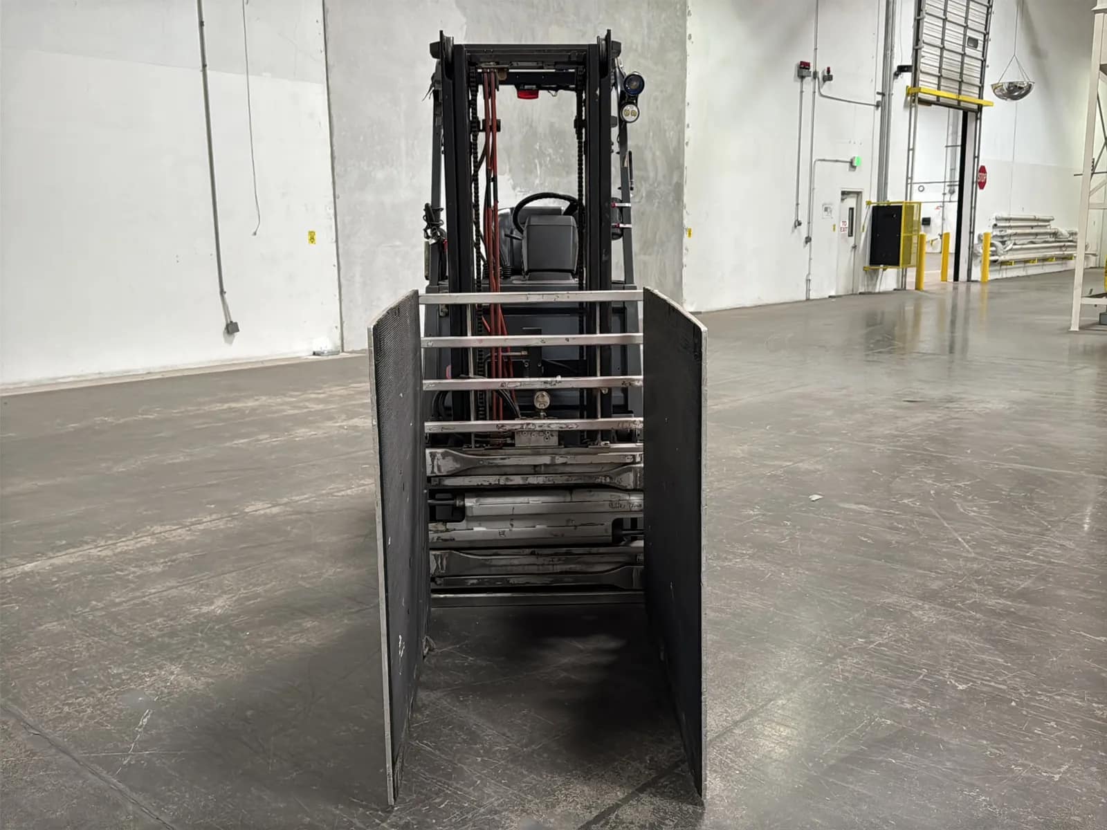 Toyota 7FBCU15 3,000lb Capacity Electric Forklift With Cascade Bale Clamp, photo 6 of 55