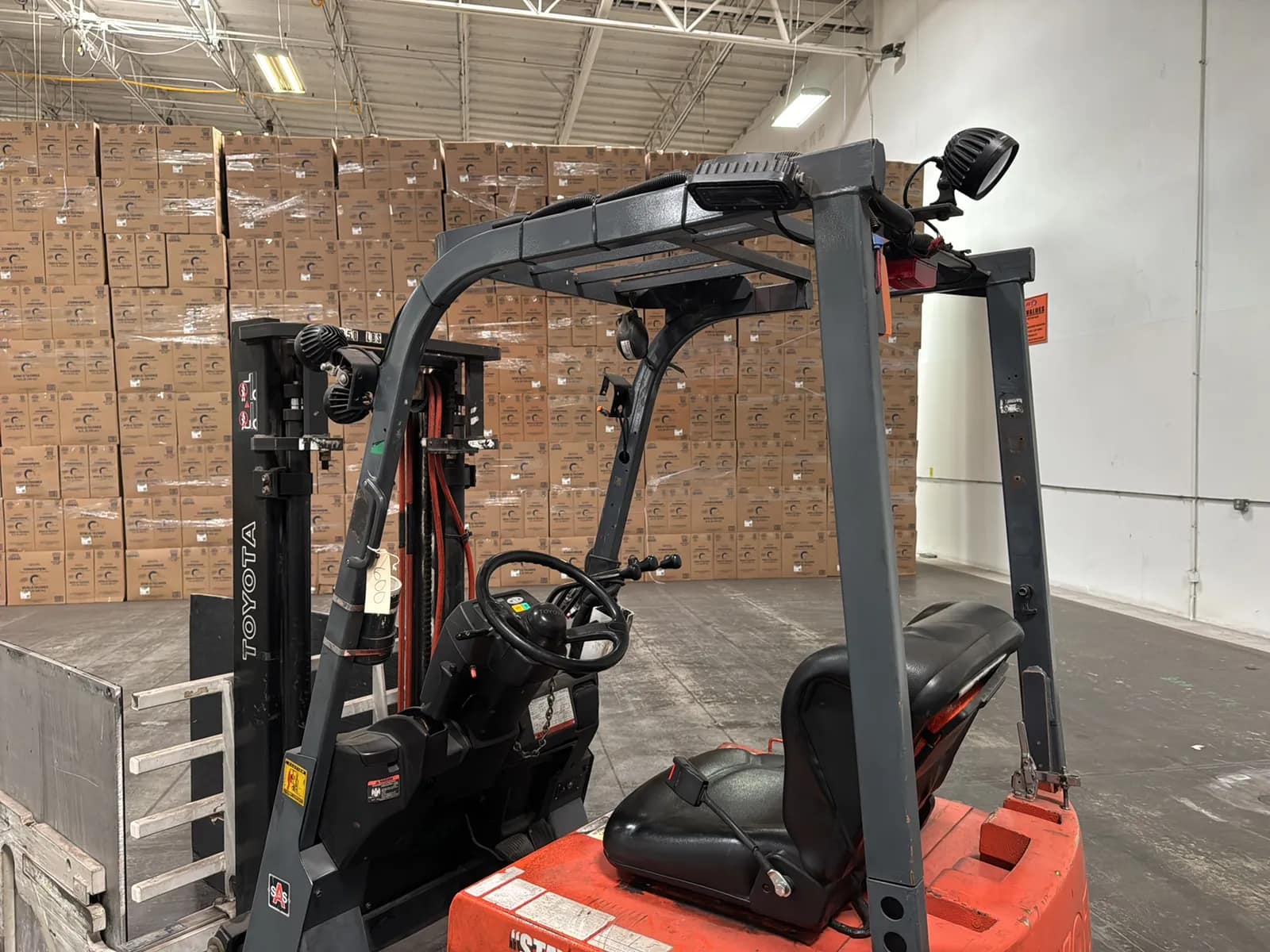 Toyota 7FBCU15 3,000lb Capacity Electric Forklift With Cascade Bale Clamp, photo 12 of 55