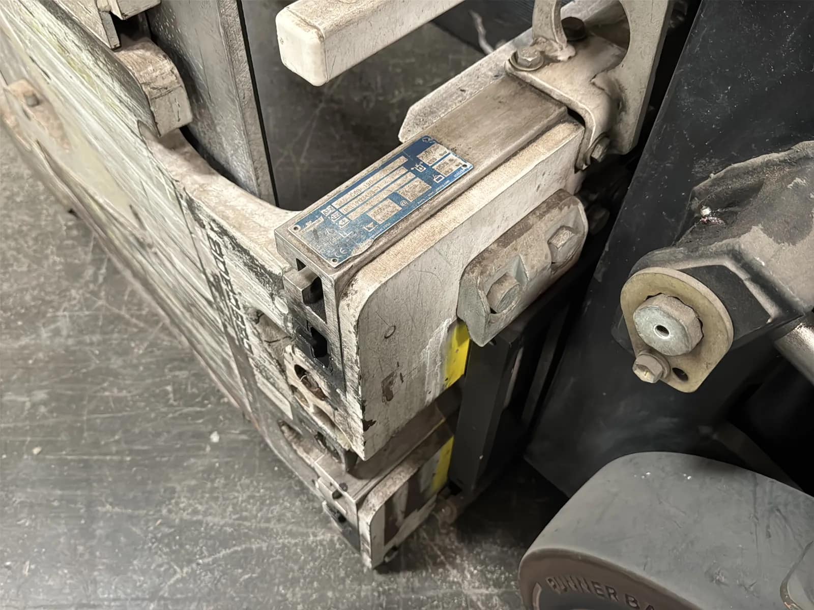 Toyota 7FBCU15 3,000lb Capacity Electric Forklift With Cascade Bale Clamp, photo 41 of 55