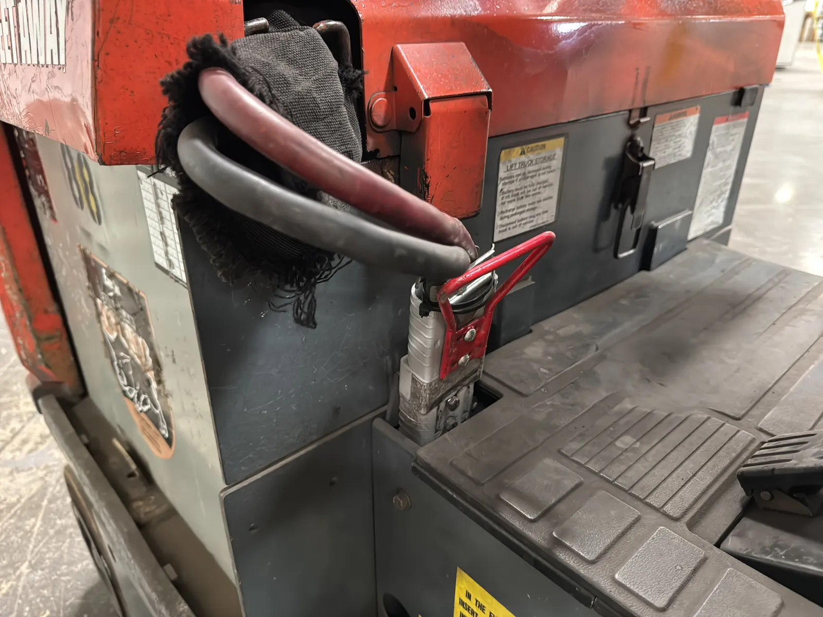 Toyota 7FBCU15 3,000lb Capacity Electric Forklift With Cascade Bale Clamp, photo 17 of 55