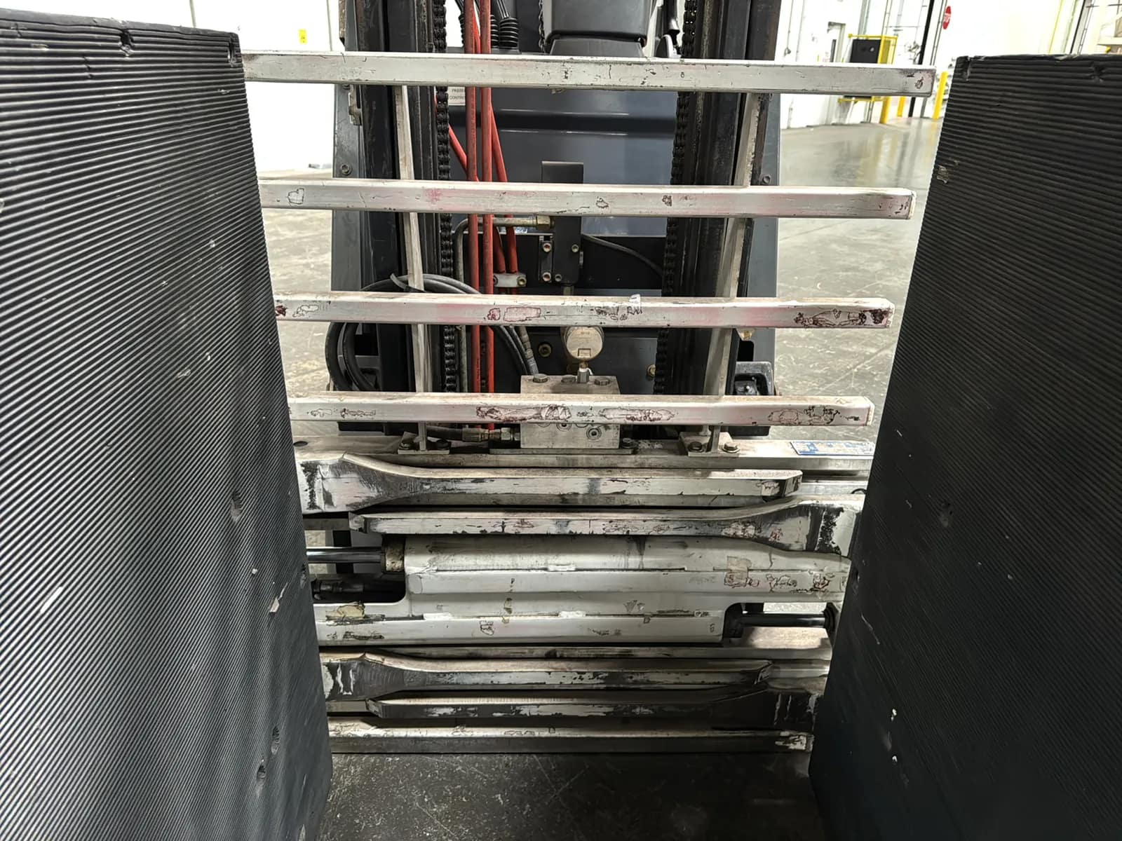 Toyota 7FBCU15 3,000lb Capacity Electric Forklift With Cascade Bale Clamp, photo 44 of 55