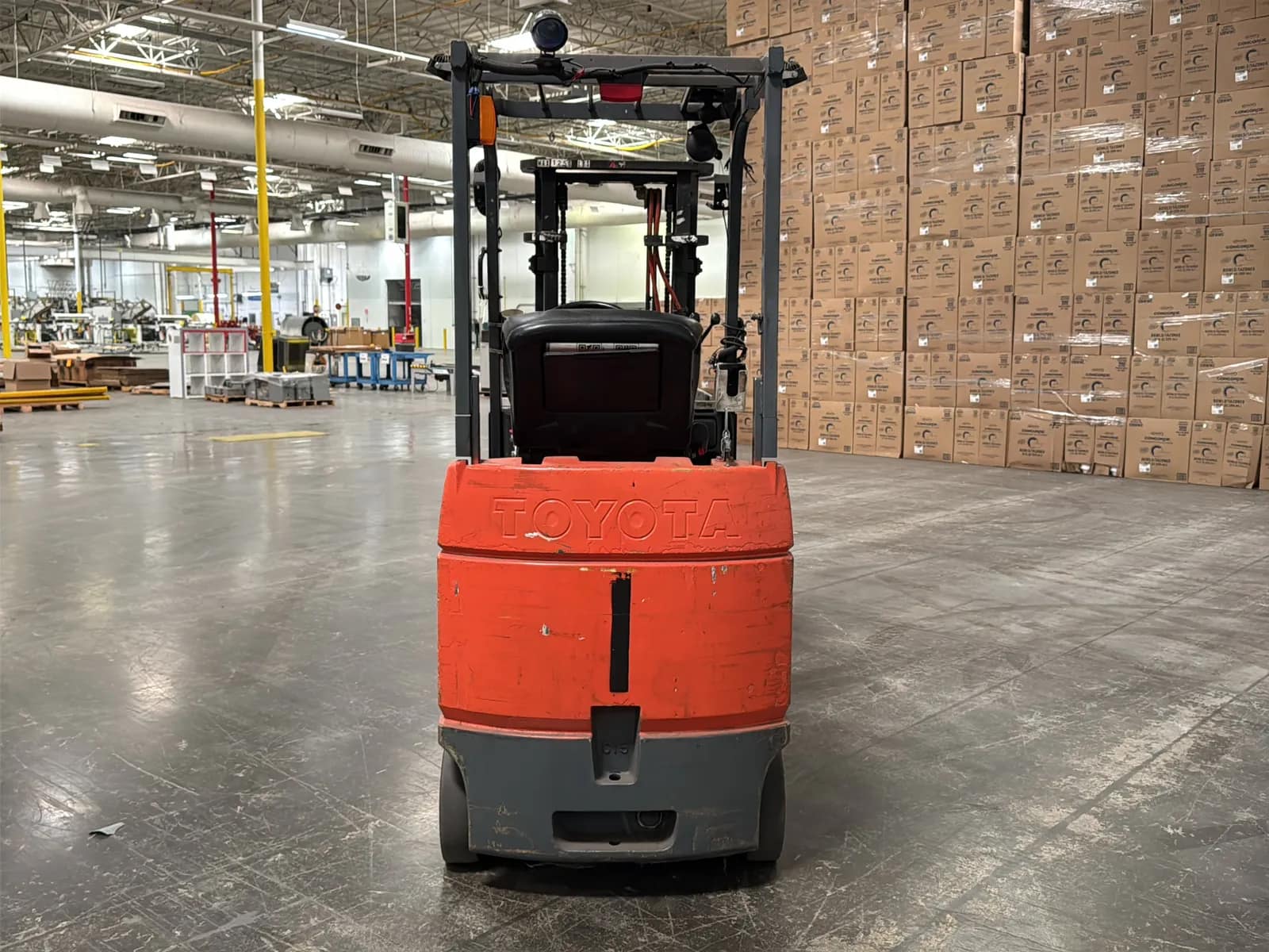 Toyota 7FBCU15 3,000lb Capacity Electric Forklift With Cascade Bale Clamp, photo 4 of 55