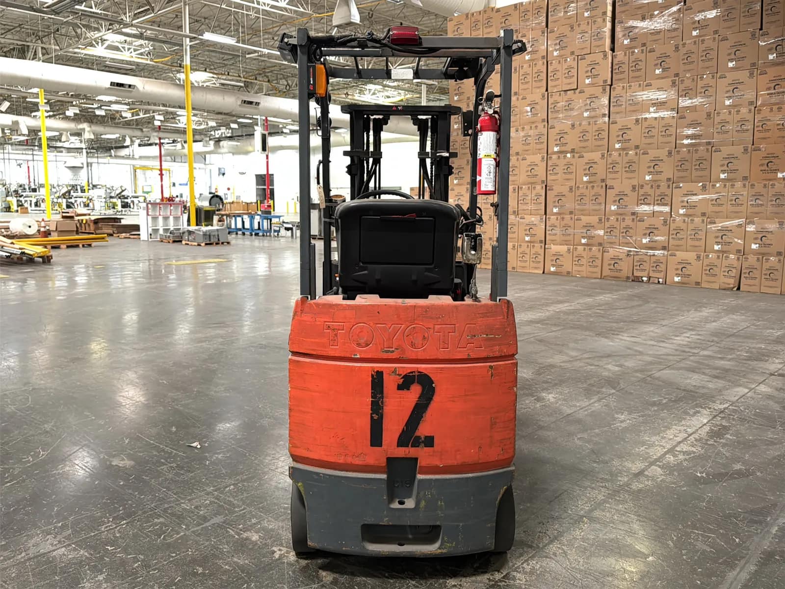 Toyota 7FBCU15 3,000lb Capacity Electric Forklift With Cascade Bale Clamp, photo 4 of 48