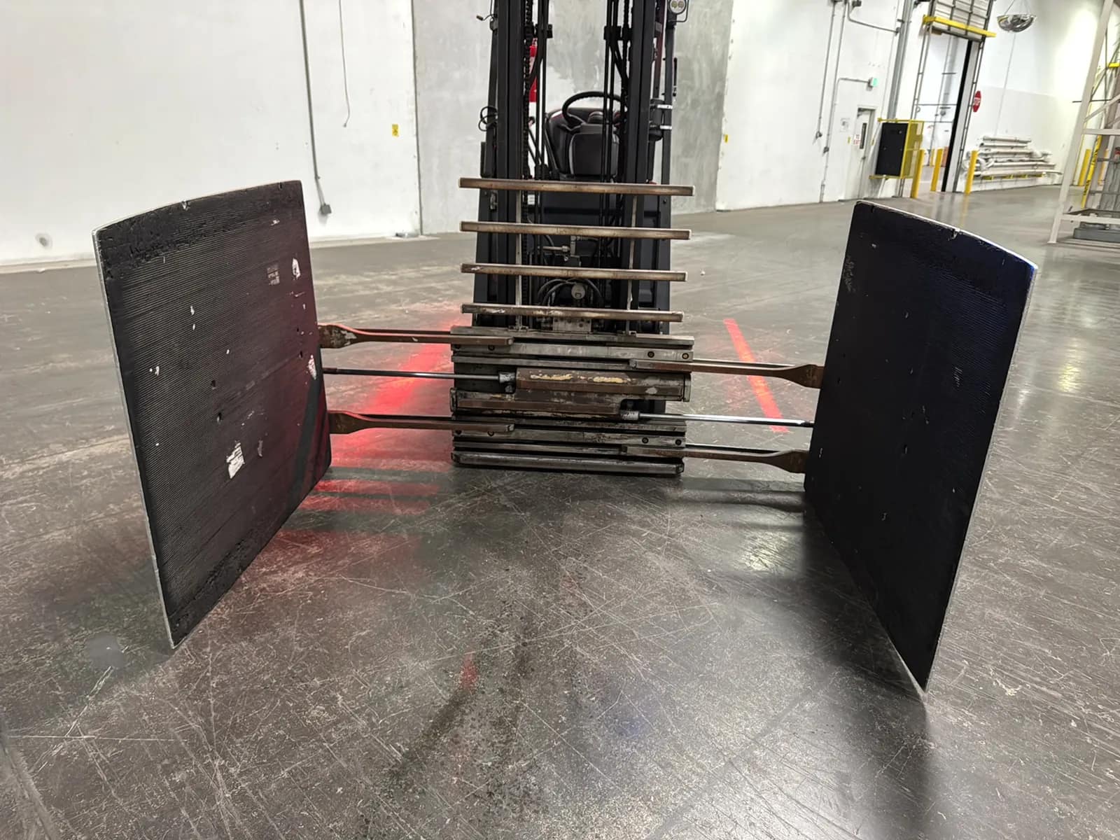 Toyota 7FBCU15 3,000lb Capacity Electric Forklift With Cascade Bale Clamp, photo 8 of 48