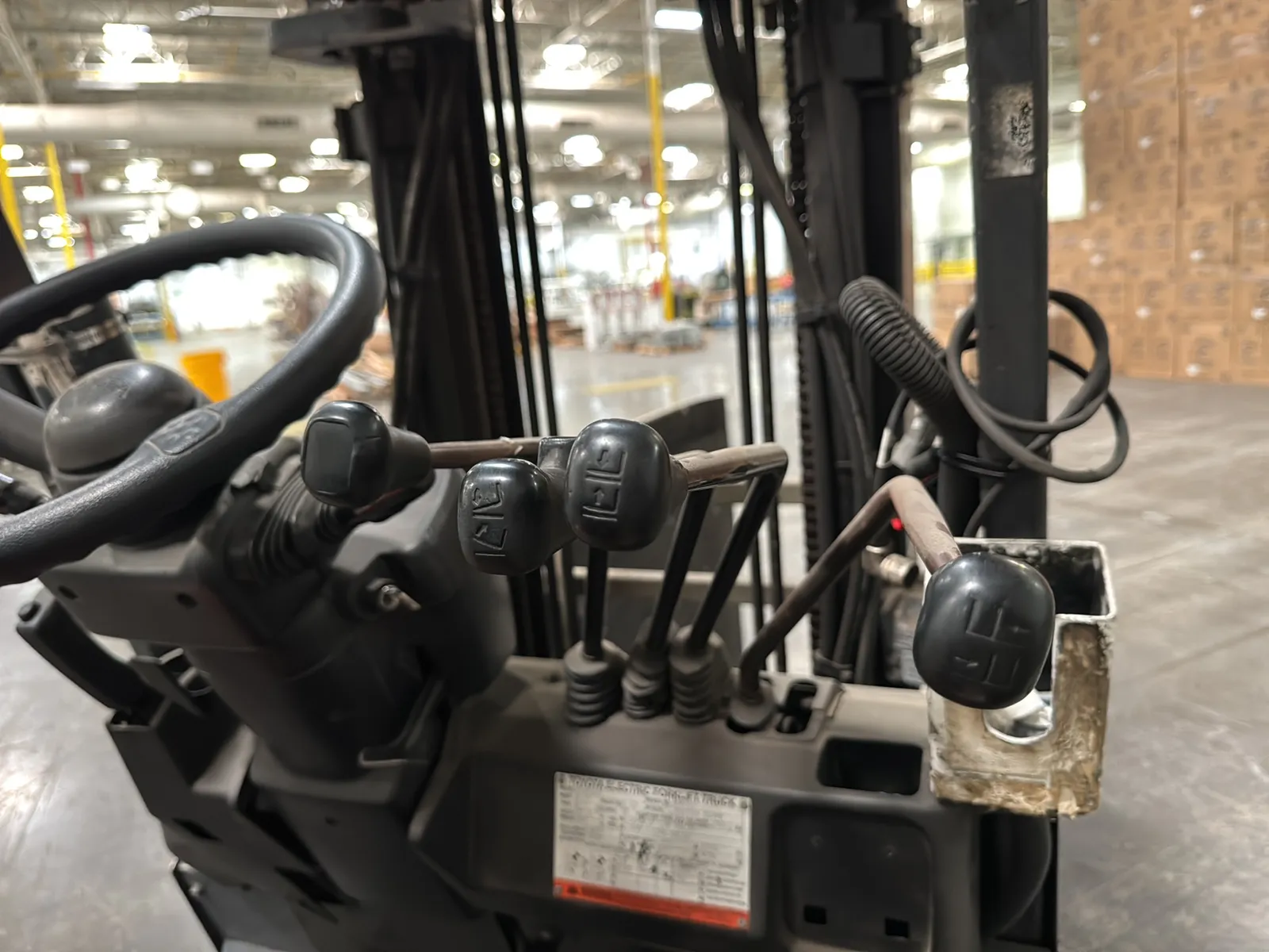 Toyota 7FBCU15 3,000lb Capacity Electric Forklift With Cascade Bale Clamp, photo 24 of 48