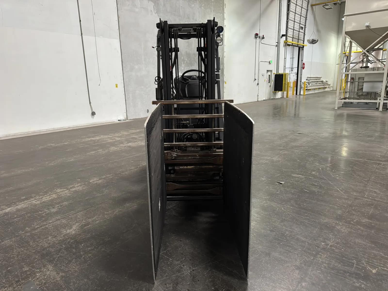 Toyota 7FBCU15 3,000lb Capacity Electric Forklift With Cascade Bale Clamp, photo 6 of 48