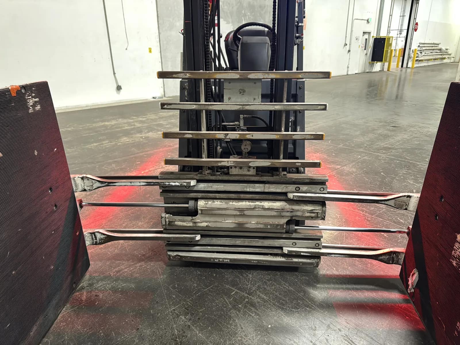 Toyota 7FBCU15 3,000lb Capacity Electric Forklift With Cascade Bale Clamp, photo 9 of 45