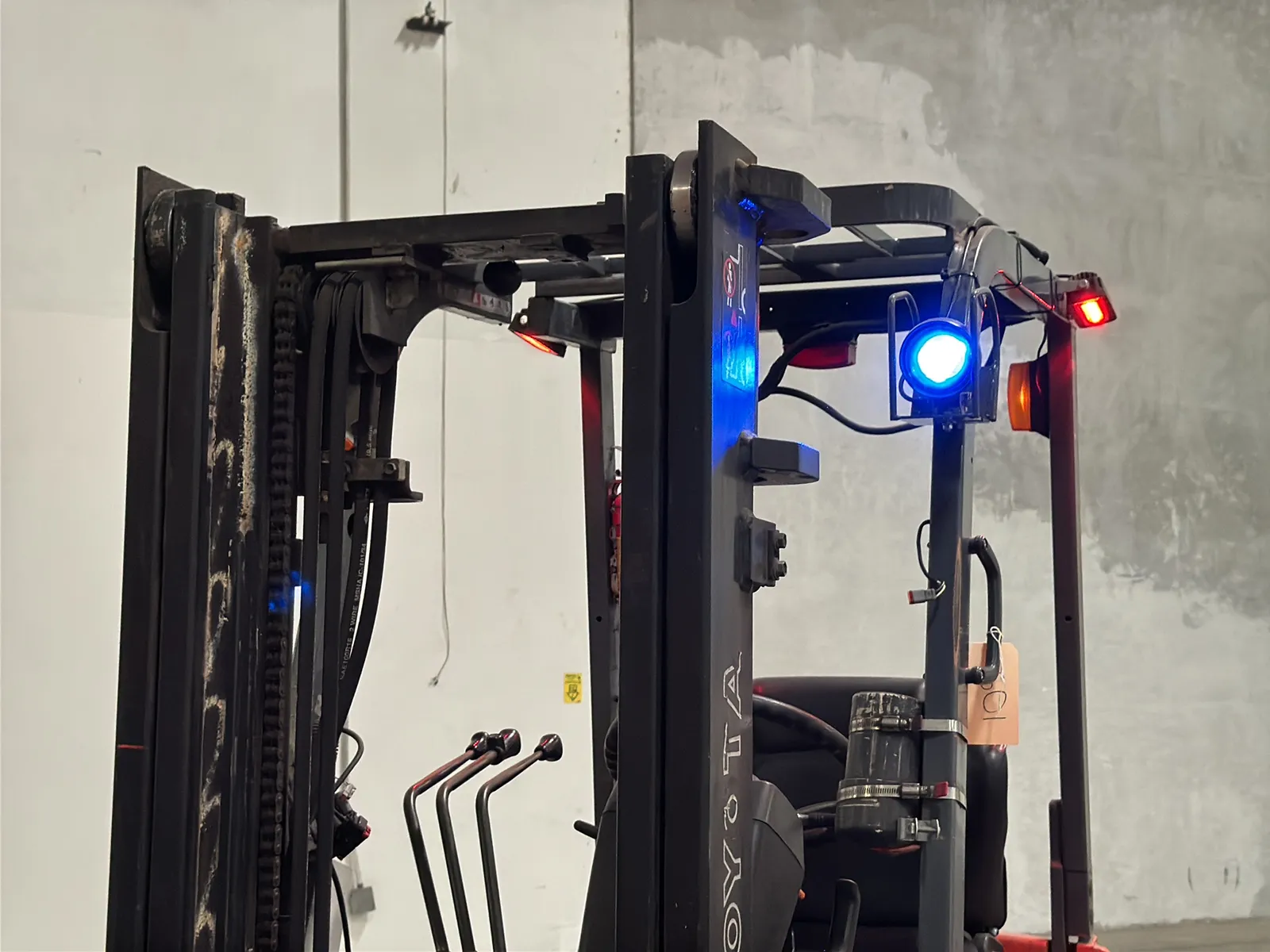 Toyota 7FBCU15 3,000lb Capacity Electric Forklift With Cascade Bale Clamp, photo 43 of 45