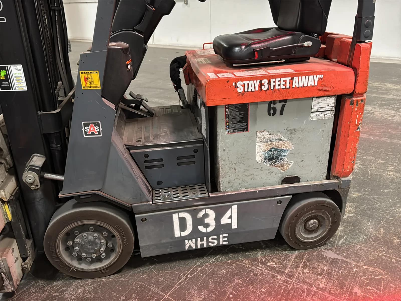 Toyota 7FBCU15 3,000lb Capacity Electric Forklift With Cascade Bale Clamp, photo 15 of 45