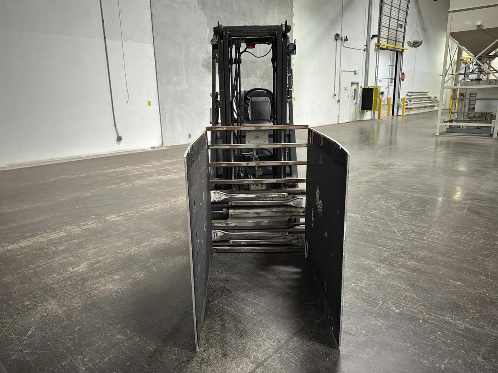 Toyota 7FBCU15 3,000lb Capacity Electric Forklift With Cascade Bale Clamp, photo 6 of 45