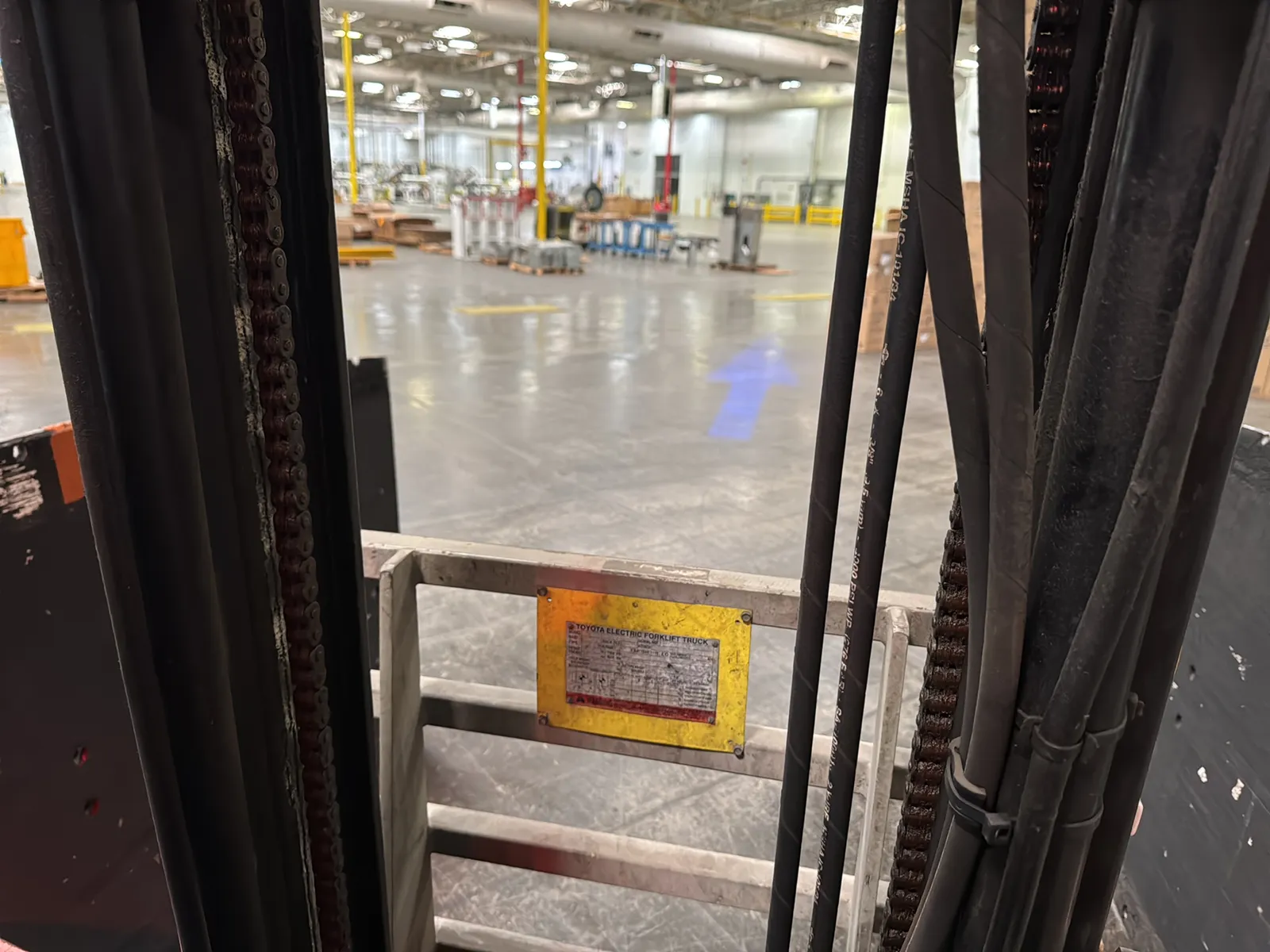 Toyota 7FBCU15 3,000lb Capacity Electric Forklift With Cascade Bale Clamp, photo 27 of 45