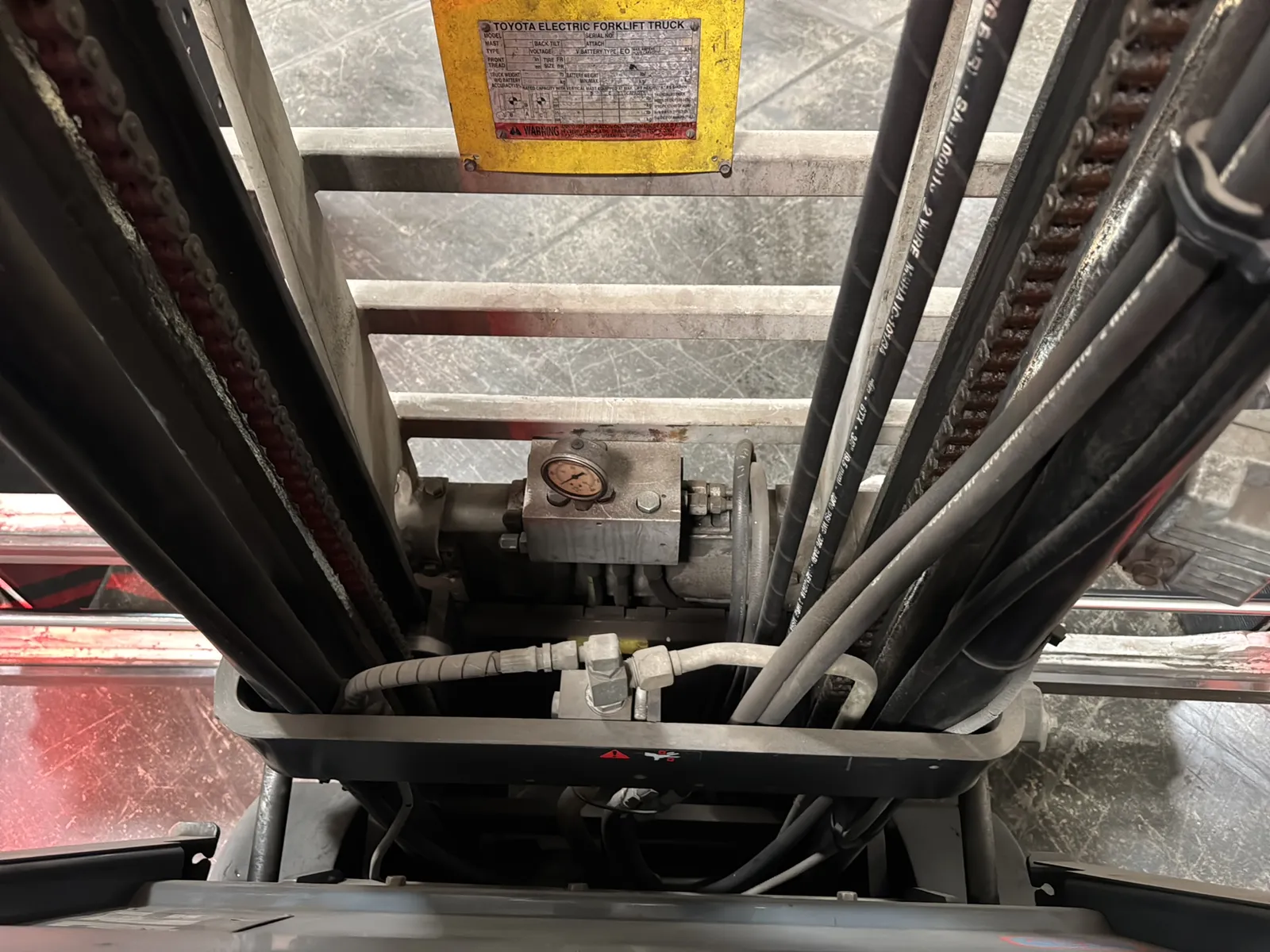 Toyota 7FBCU15 3,000lb Capacity Electric Forklift With Cascade Bale Clamp, photo 28 of 45