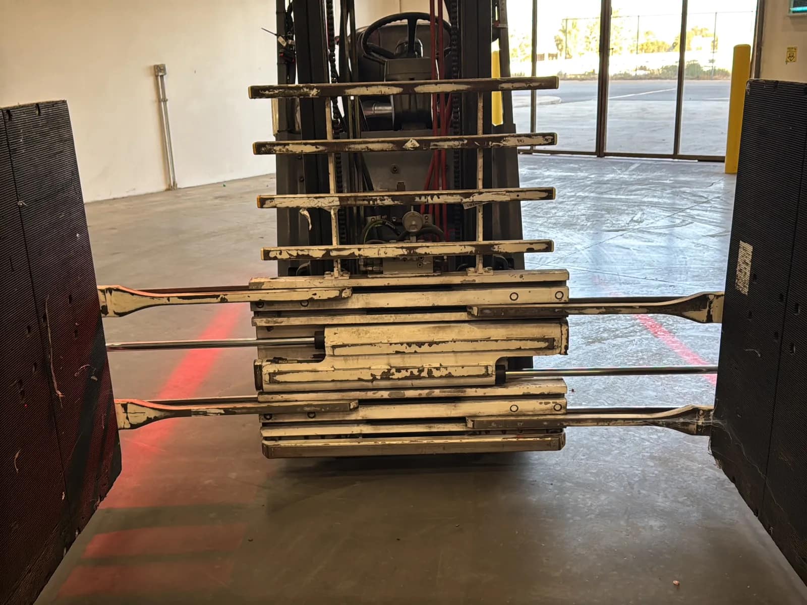 Toyota 5FBCU15 2,700lb Capacity Electric Forklift With Cascade Bale Clamp, photo 8 of 49