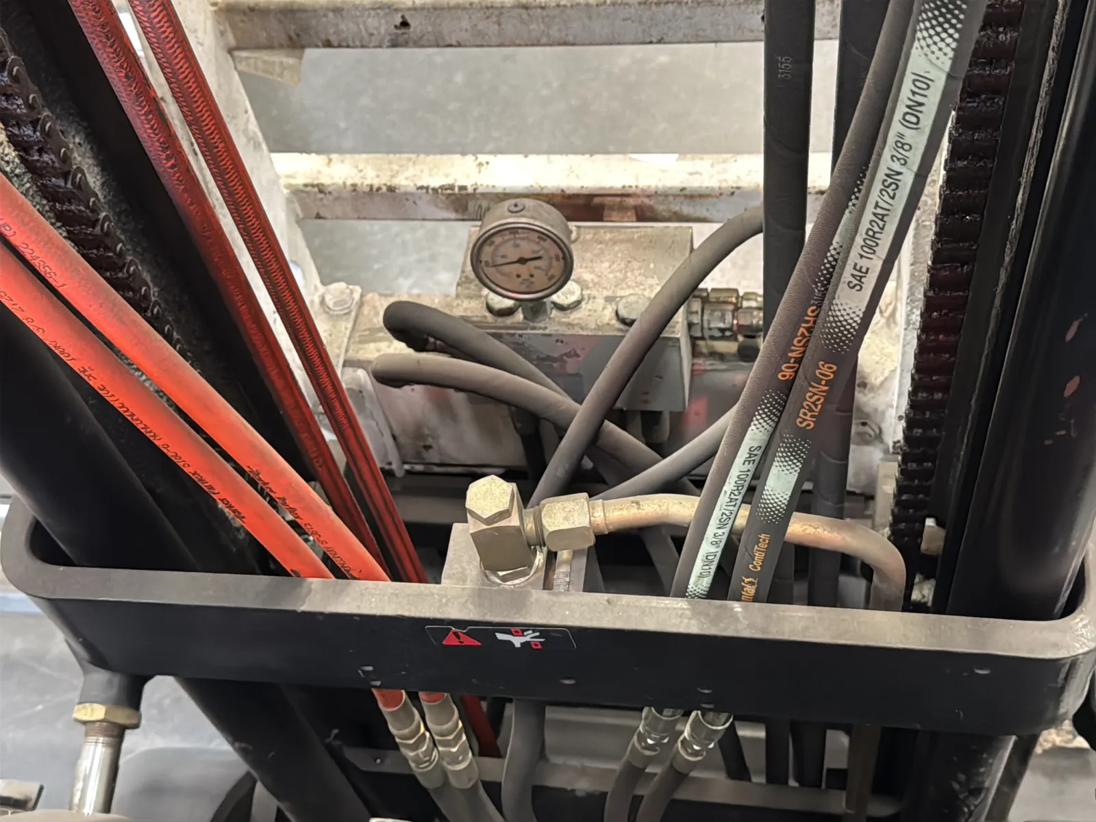 Toyota 5FBCU15 2,700lb Capacity Electric Forklift With Cascade Bale Clamp, photo 31 of 49